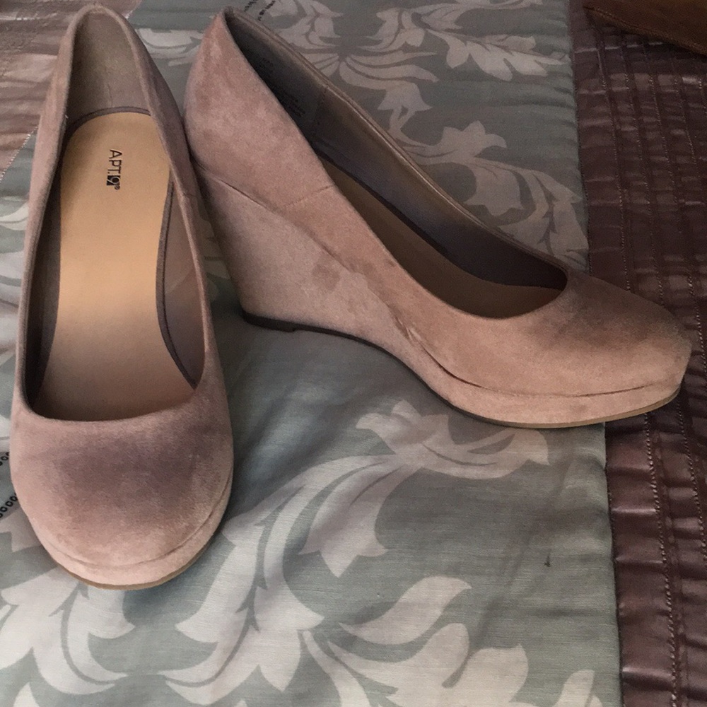 APT.9 Wedges